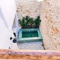 Casa Abadía Alojamiento completo boutique cerca de Valencia, hotelli kohteessa Alfarp