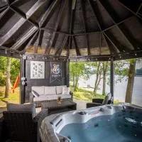 Hagrid's Hut - Harry Potter Riverfront Experience, Hotel in New Richmond