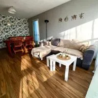 Home in Cenon, hotel i Cenon