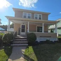 The Fairview - North of Boston Furnished Home, hotel en Peabody