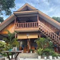 Theresa's Pension House, hotel en San Vicente