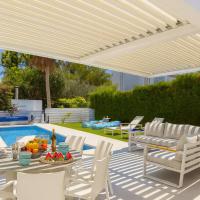 Sunset Family Villa w heated pool - 1Min Walk to Beach &ndash; hotel w mieście Protaras