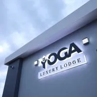 Yoga Luxury Lodge, hotel i Thohoyandou