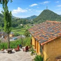 À Lôi Homestay Lô Lô Chải, hotel di Loung Co