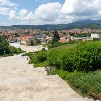 Luxe Apartment Pana Green Residence Panagyurishte, hotel v destinaci Panagjurište