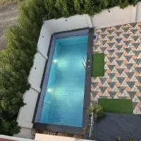 Silver Green Resort, hotel di Gumgaon