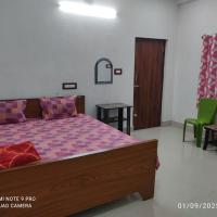 south indian food & lodge，位于MurshidābādShah Makhdum Airport - RJH附近的酒店