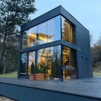Lodge Amore - Mirrored Forest Retreat, hotelli kohteessa Hazlov