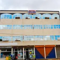 Hotel Mboloani, ξενοδοχείο στο Λομέ