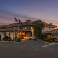 Rogue Regency Inn Medford Airport, hótel í Medford