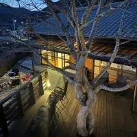 天然温泉と星空を楽しむ プライベートサウナ付き一棟貸しヴィラ, hotell i Ōkasho