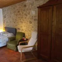 grand studio au calme vue sur la rivière, hotel en Vianne