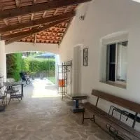 Studio indépendant avec terrasse et jardin privés chez Pascale, готель у місті Сен-Клеман-де-Рив'єр