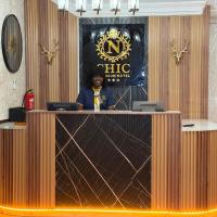 Chic Premium Hotel, &xi;&epsilon;&nu;&omicron;&delta;&omicron;&chi;&epsilon;ί&omicron; &kappa;&omicron;&nu;&tau;ά &sigma;&tau;&omicron; &Delta;&iota;&epsilon;&theta;&nu;έ&sigmaf; &Alpha;&epsilon;&rho;&omicron;&delta;&rho;ό&mu;&iota;&omicron; Toussaint Louverture  - PAP, Durocher