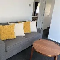 Cosy Self-Contained Flat, hótel í Porirua