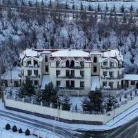 Hilltop Hotel Gusar, хотел в Кусар