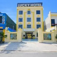 Lucky Hotel Uông Bí, hotelli kohteessa Uông Bí