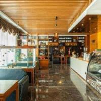 James Joyce Coffetel Aletai Lanwan Food City, hotel cerca de Altay Airport - AAT, Beitun