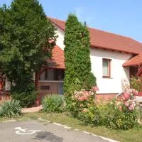 Módos Falusi Szálláshely, khách sạn ở Bihartorda