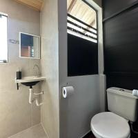 Studio Aconchegante - com Garagem Privativa e Ar Condicionado REV391, hotel near Joinville-Lauro Carneiro de Loyola Airport - JOI, Joinville