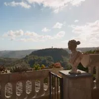 MiraCivita, hotel Lubrianóban
