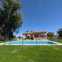 Aldea de Cabañeros, hotel din El Robledo