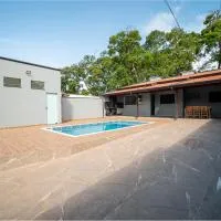 Piscina, Área Gourmet, Wi-fi e Garagem, hotell i Pirassununga