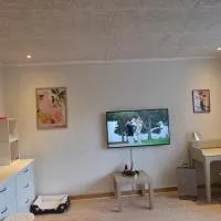 Centrally located townhouse in quiet surroundings、エスビャウのホテル
