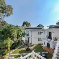 ELIVAAS Stars and Windsongs with Shared Pool, Garden, Game Zone, Restaurant, & Hill Views Pet-friendly, hotel en Nāhan