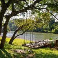 Comsaed River Kwai Resort, hotelli kohteessa Kanchanaburi