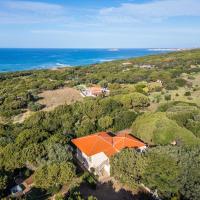 Dimora Li Mindi - Villa by the Sea with Jacuzzi &ndash; hotel w mieście Badesi