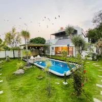 Paradise Pool by StayJadePoolGarden30min E-city, hotell i Hosūr
