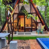 Kandy Little White House Cabana with Private Pool, hotel v destinácii Kandy