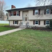 Perfect Family Retreat in East Haven, hotel v destinaci East Haven