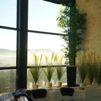 Sky Spa Penthouse Suite with Hot Tub Zlatibor, хотел в Златибор