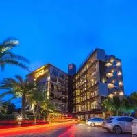 Loft Mania Boutique Hotel: Chumphon şehrinde bir otel