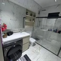 Casa completa acomoda até 10 hóspedes, 5 quartos, 4 camas casal e 2 solteiro, hotel v destinácii Ponta Porã