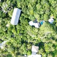 New Ruins Off-The-Grid SuperAdobe Domes with Pool، فندق في Piedra Blanca