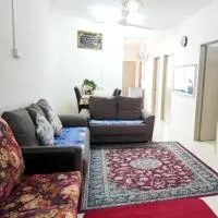 Nourina Homestay Gambang Damai, hotelli kohteessa Gambang