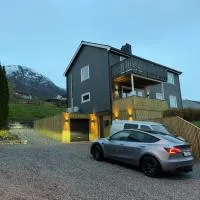 Nyoppusset leilighet til leie, hotel en Isfjorden