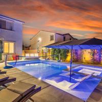 Oh la la Coachella, hotel near Jacqueline Cochran Regional - TRM, Coachella