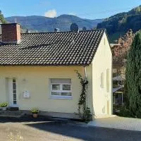 Ferienwohnung Bachklang Oberprechtal, хотел в Елзах