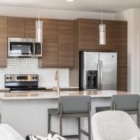 Landing Beautiful 3BD Clubhouse Pool, hotel near Greenville-Spartanburg International Airport - GSP, Greer