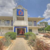 Motel 6 San Antonio, Tx Six Flags Fiesta TX - La Cantera Area, hotell i La Cantera i San Antonio