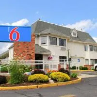 Motel 6-Enfield, CT - Hartford, hôtel à Enfield