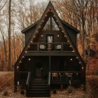 A-Frame - Mountain Views - Hot Tub, hotel v destinaci Sevierville