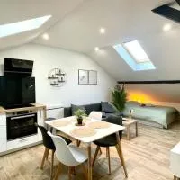 Nid Douillet Rénové - Centre-Ville - WIFI - Smart TV - Gare 8 min, hotel a Bellegarde-sur-Valserine