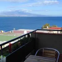 La Rose sur la Mer Two-room apartment with sea view, hotelli kohteessa Agnone Bagni