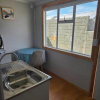 Caba&ntilde;a Full Equipada Sector Norte B2, hotel in zona Pampa Guanaco Airport - DPB, Islote Macey