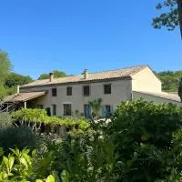 L'Ancienne Taverne Chambres d'hôtes et Gîtes, hotel u gradu 'Souspierre'